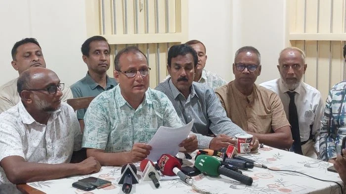 বালিয়াডাঙ্গী উপজেলা সম্মেলন ঘিরে বিএনপির পাল্টাপাল্টি অভিযোগ, ফলাফল স্থগিতের প্রতিবাদে বিক্ষোভ